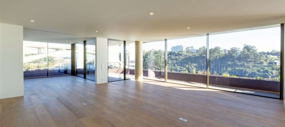 3 bedrooms Apartment in Porto, Portugal No. 107989 12