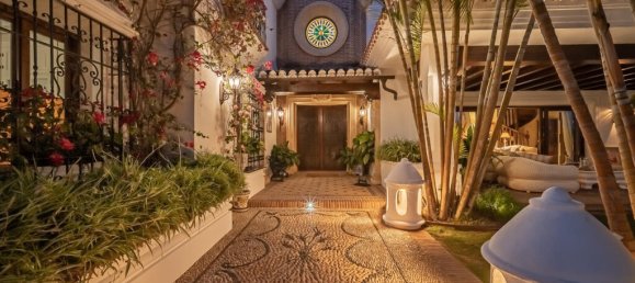 7 bedrooms Villa in Marbella, Spain No. 111398 5