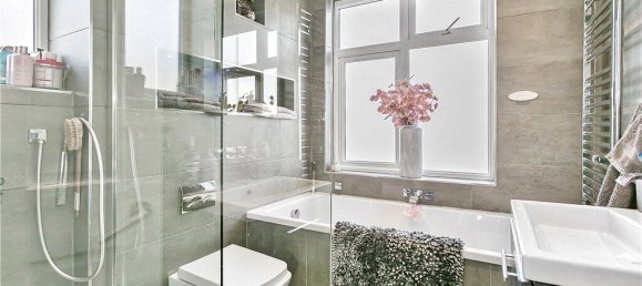 3 bedrooms House in Twickenham, United Kingdom No. 8478 6