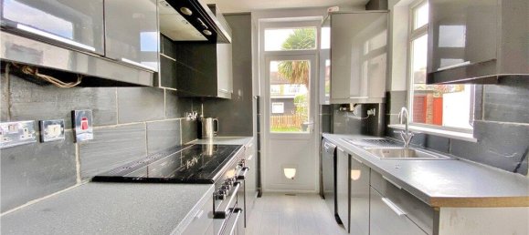 3 bedrooms House in Twickenham, United Kingdom No. 8478 4