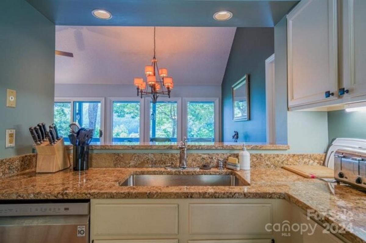 3 bedrooms House in Flat Rock, USA No. 393873