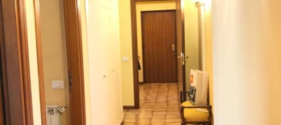 5 rooms Apartment in Palermo, Italy No. 42606 9