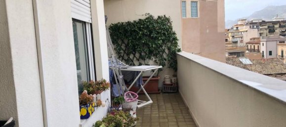 5 rooms Apartment in Palermo, Italy No. 42606 6