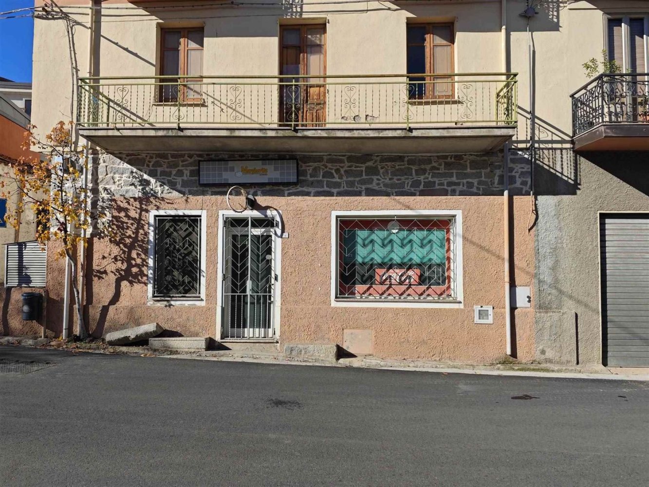 Propriété commerciale à Loceri, Italy 110m² No. 148541