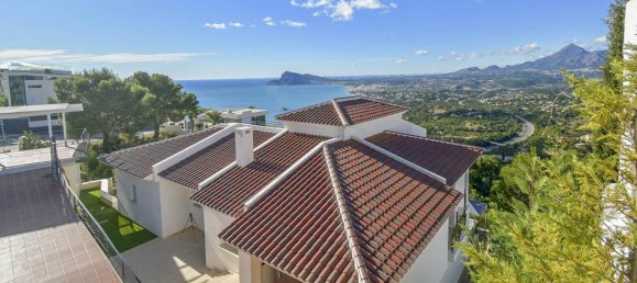 4 bedrooms Villa in Altea, Spain No. 9776 11