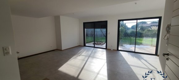 2 Schlafzimmer Villa in Grimaud, France, Nr. 292967 3