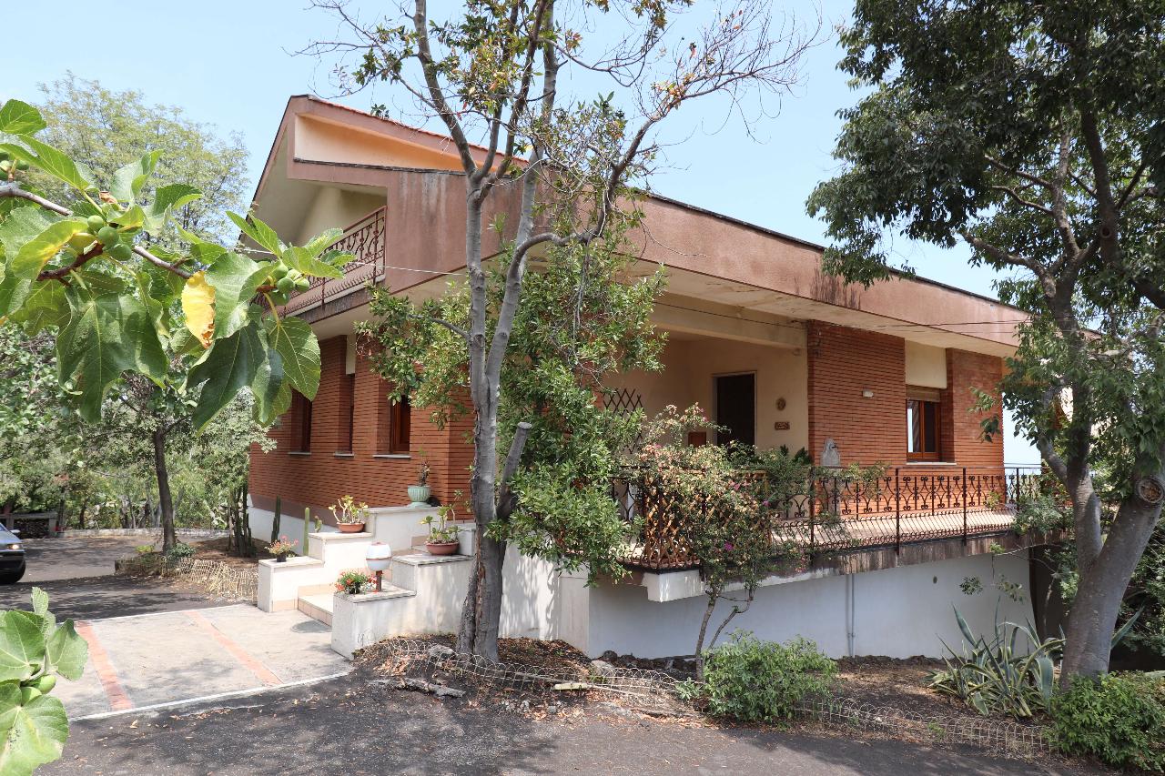 6-salle Villa à Zafferana Etnea, Italy No. 123318