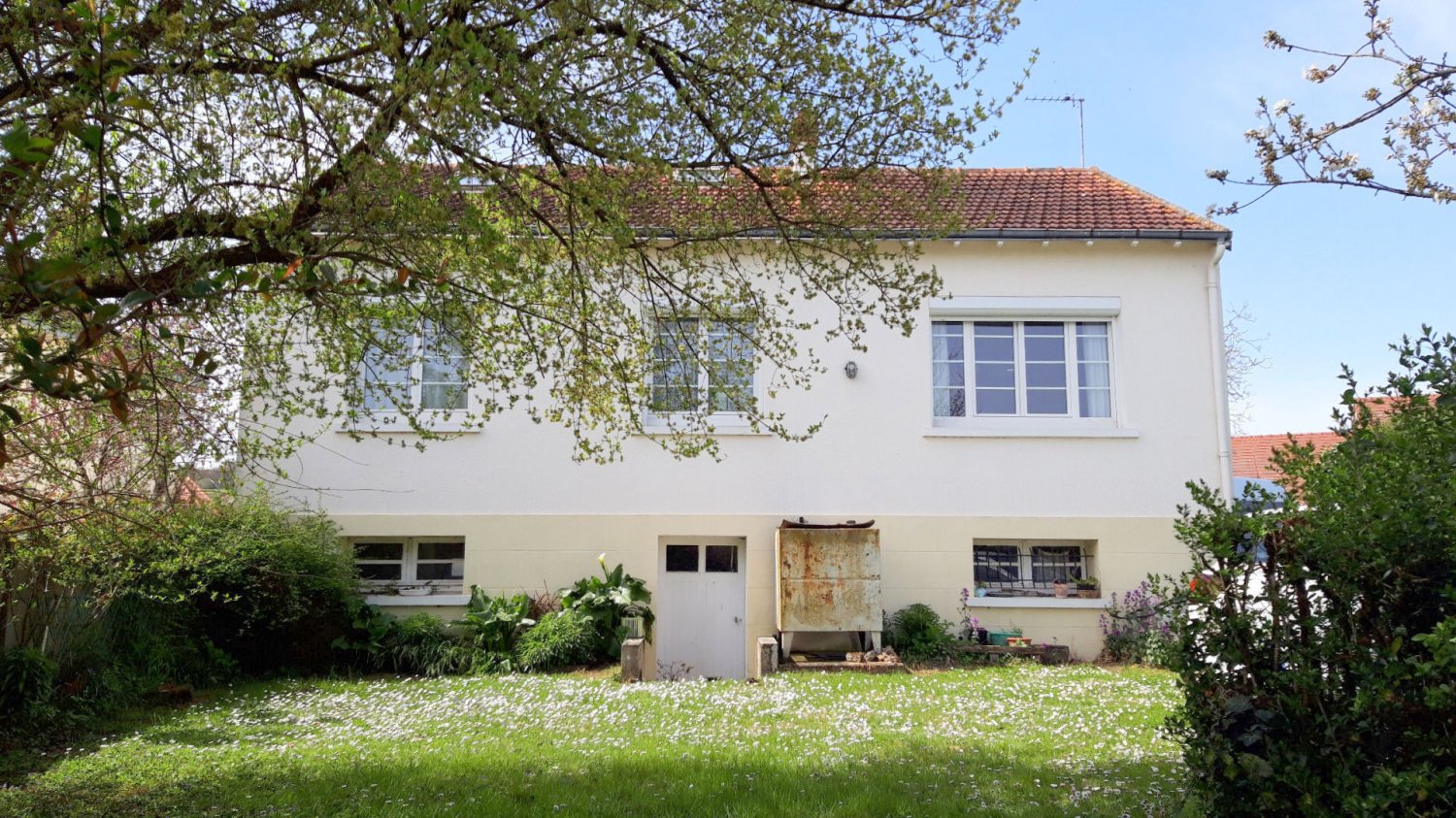 Дом с 3 спальнями в Тюре, Франция № 320686