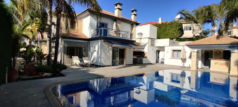 4 غرف نوم فيلا في Agios Tychonas, Cyprus رقم 18526