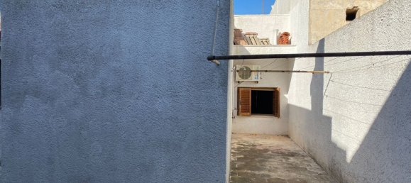 4 rooms House in Salve, Italy No. 82895 2