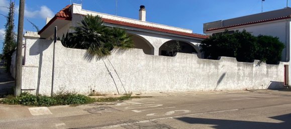 4 rooms House in Salve, Italy No. 82895 3