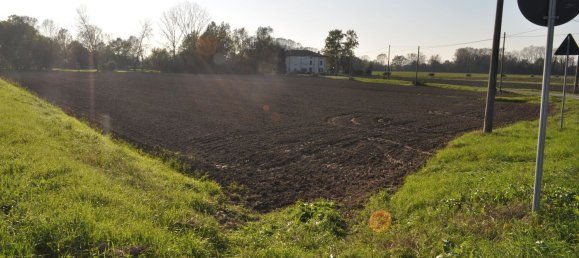  Land in Parma, Italy No. 339141 2