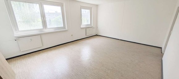 2 bedrooms Apartment in Zwickau, Germany No. 208025 2