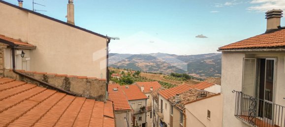 4 bedrooms House in Castelbottaccio, Italy No. 279880 22