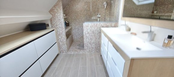 5 bedrooms House in Montmorency, France No. 328893 19