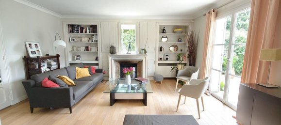 5 bedrooms House in Montmorency, France No. 328893 2