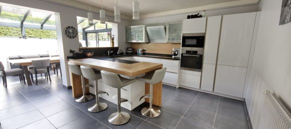 5 bedrooms House in Montmorency, France No. 328893 8