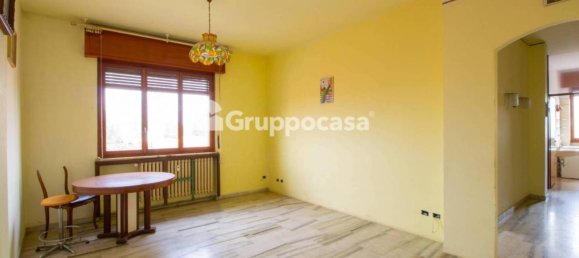 3 rooms Apartment in Cuggiono, Italy No. 30879 3