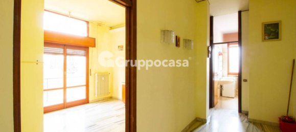 3 rooms Apartment in Cuggiono, Italy No. 30879 9