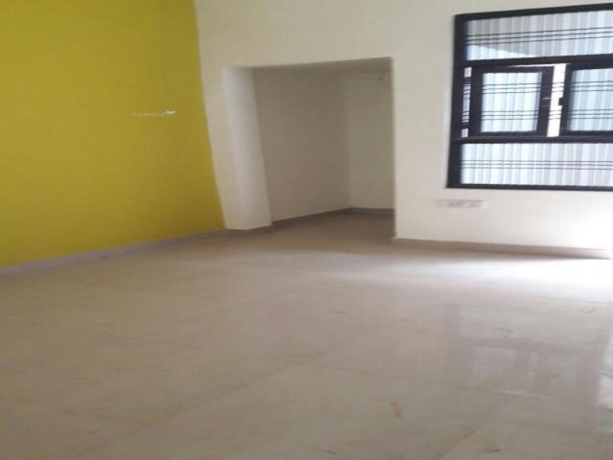 2 bedrooms House in Lucknow, India No. 18740