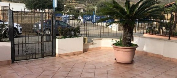 2 Schlafzimmer Wohnung in Santa Marinella, Italy, Nr. 335068 2