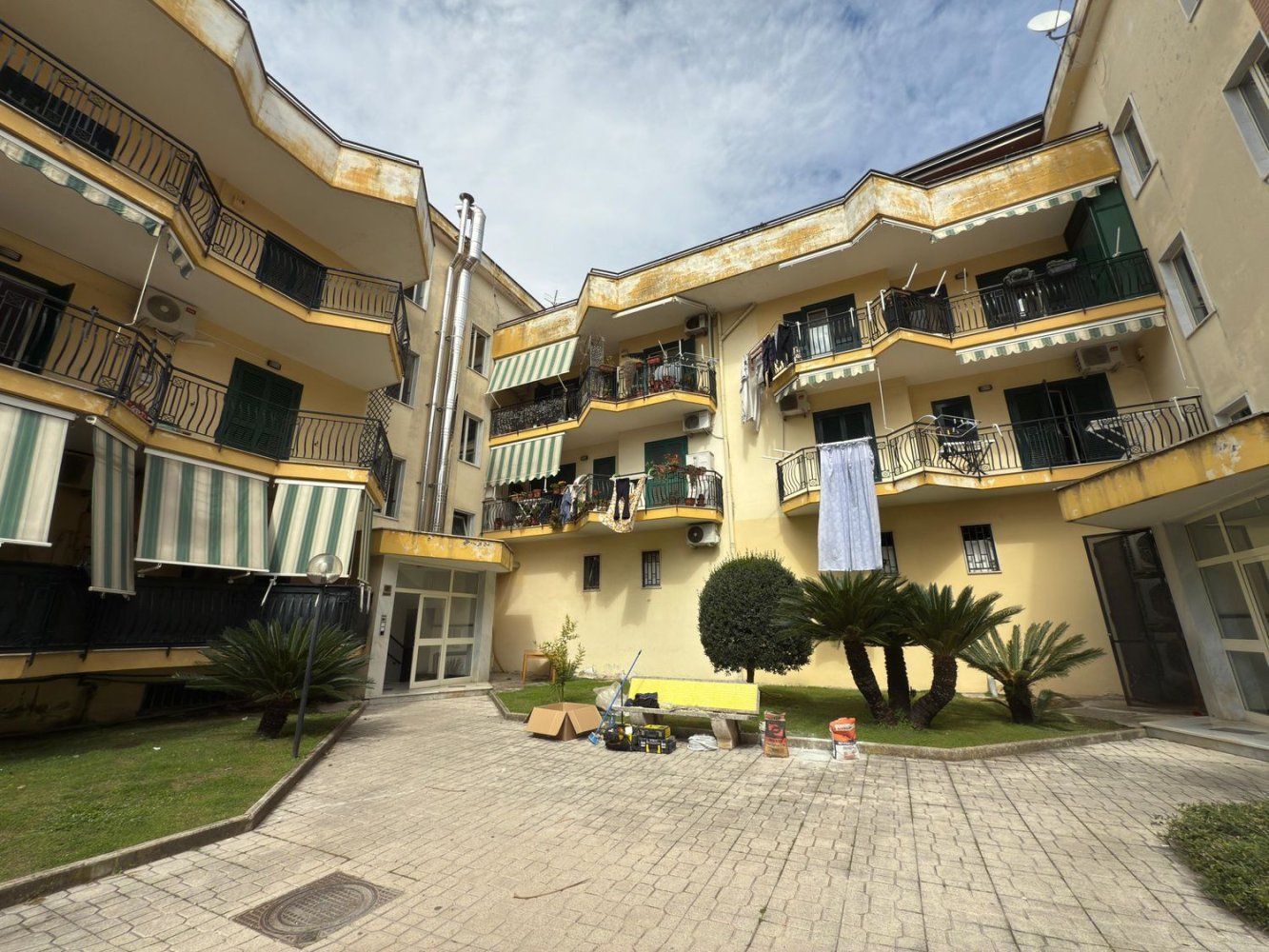 Квартира с 3 комнатами в Джульяно ин Кампанья, Италия № 127557