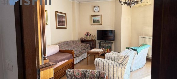 5 bedrooms Apartment in Cosenza, Italy No. 345989 9