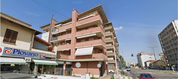 4-salle Appartement à Collegno, Italy No. 10186 6