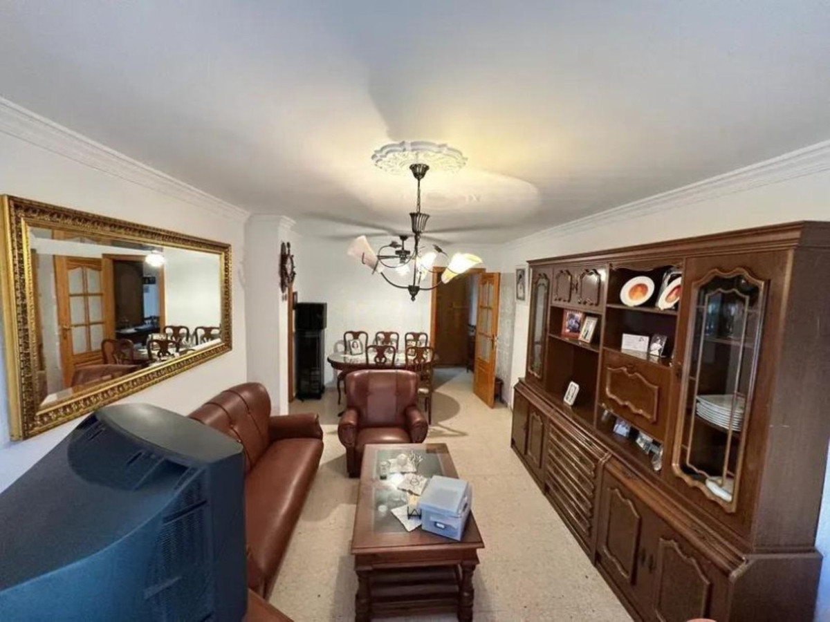 4 Schlafzimmer Wohnung in San Luis de Sabinillas, Spain, Nr. 140125