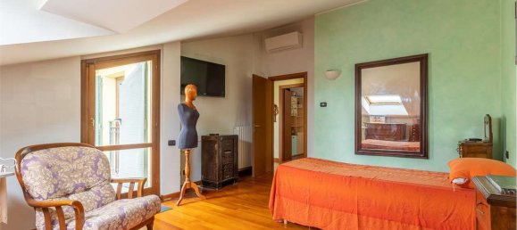 5-Zimmer Penthouse in Milan, Italy, Nr. 246185 10