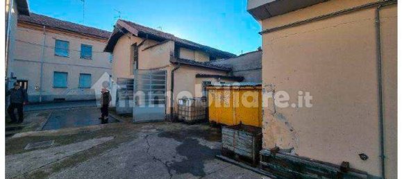 5غرفة مستودع في Jerago con Orago, Italy رقم 310132 5