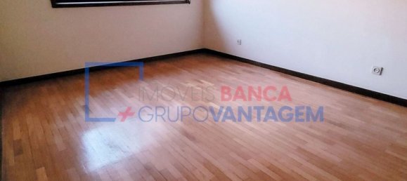 2 Schlafzimmer Wohnung in Porto, Portugal, Nr. 209236 8