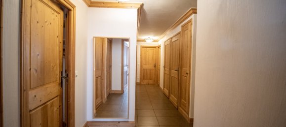 5 bedrooms Apartment in Les Belleville, France No. 927 7