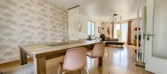 Casa de 4 dormitorios en Saint-Cyr-sur-Loire, France No. 41483 2