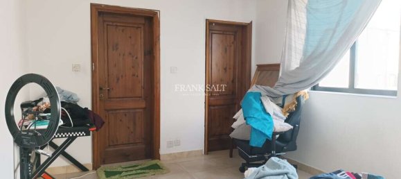 1 bedroom Penthouse in Pieta, Malta No. 1944 6