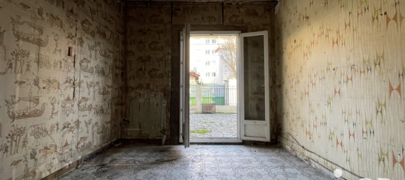 3 rooms House in Montreuil, France No. 163479 3