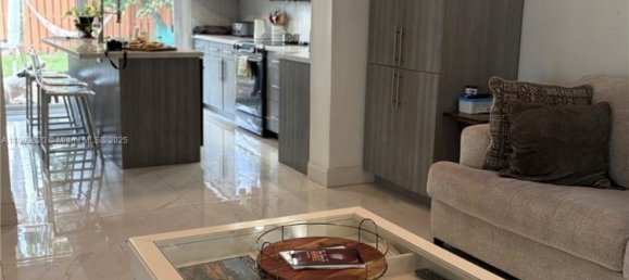 4 dormitorios villa en venta en Miami, Miami-Dade, Florida, USA № 614172 4