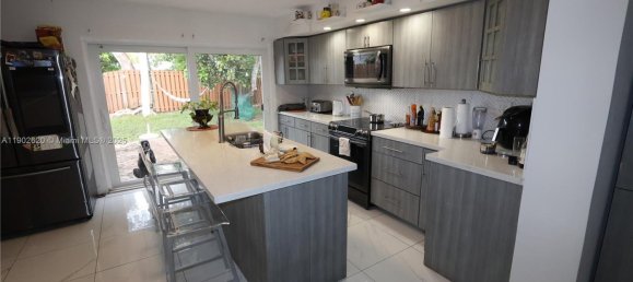 4 dormitorios villa en venta en Miami, Miami-Dade, Florida, USA № 614172 15