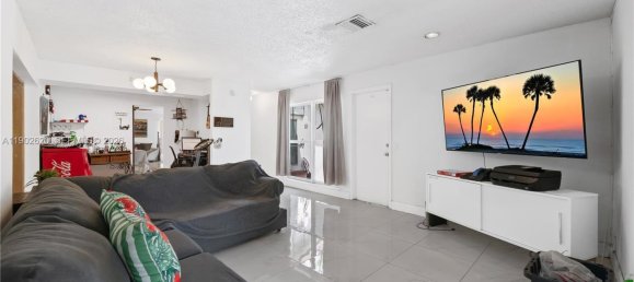 4 dormitorios villa en venta en Miami, Miami-Dade, Florida, USA № 614172 27