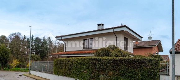 2 bedrooms Villa in Moncalieri, Italy No. 194815 3