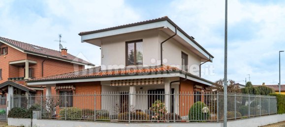 2 bedrooms Villa in Moncalieri, Italy No. 194815 2