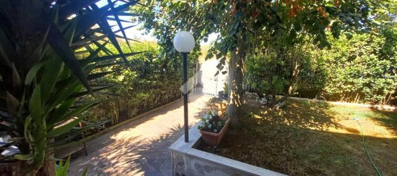 3 bedrooms Villa in Ardea, Italy No. 329433 7