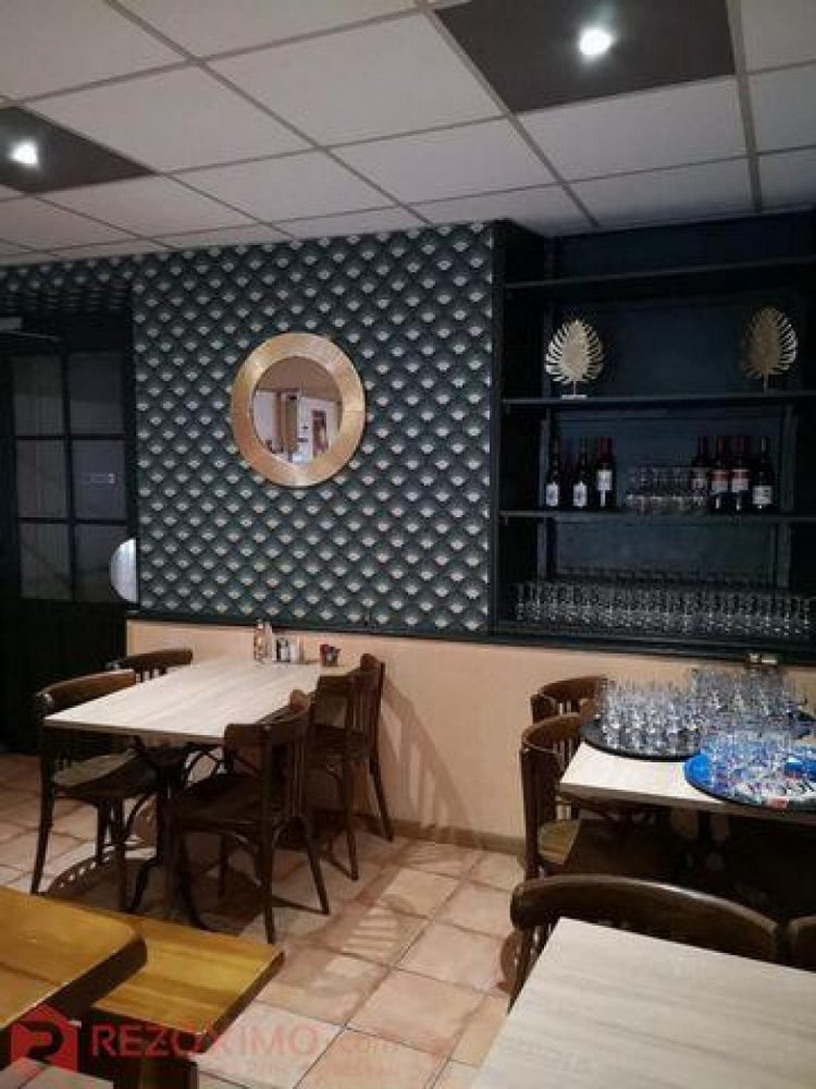 120m² Shop in Tarbes, France No. 20654