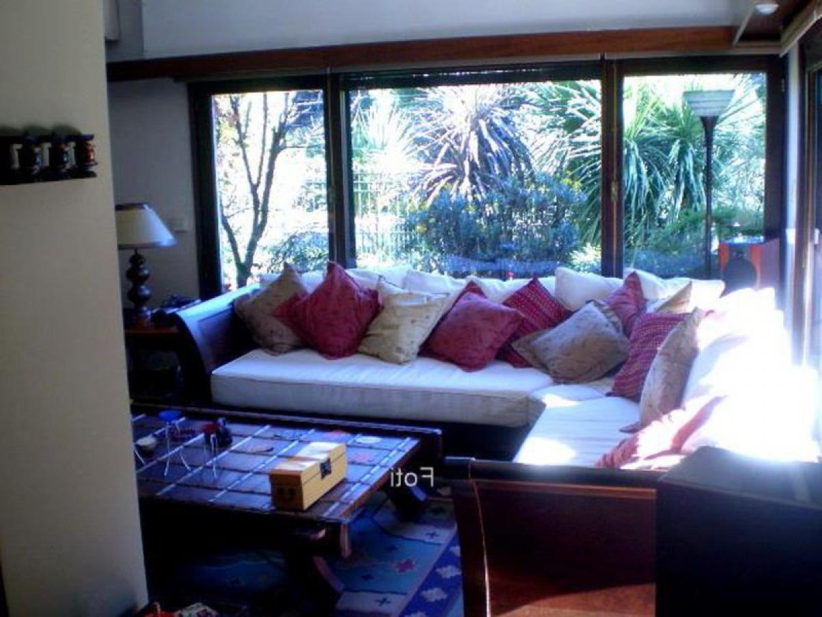 4 bedrooms House in Montevideo, Uruguay No. 5589