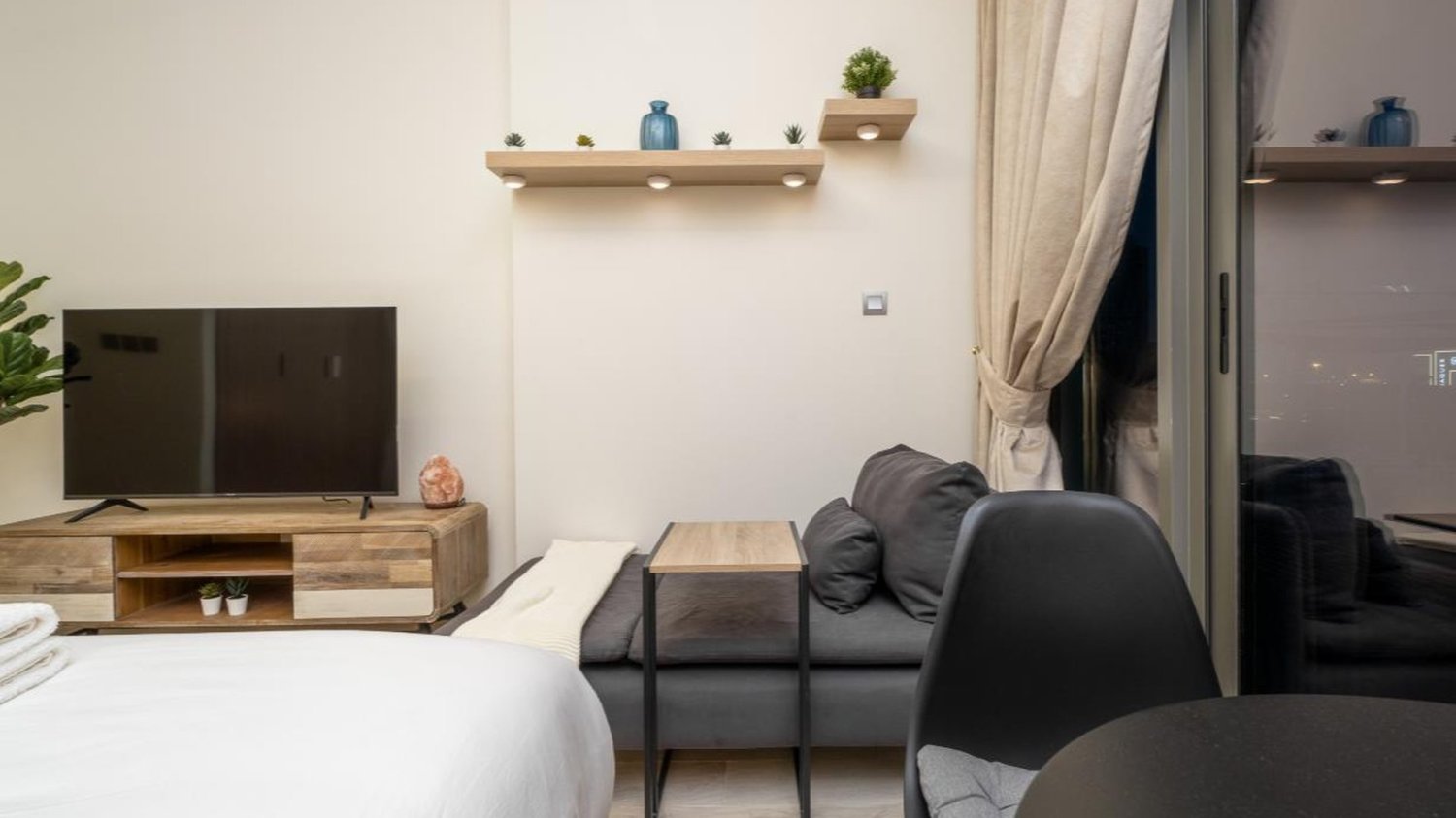 Квартира с 1 спальней в AZIZI VISTA, Дубай Студио-Сити, ОАЭ № 62153