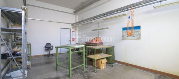 Lagerhaus in Corridonia, Italy 109m², Nr. 102451 10