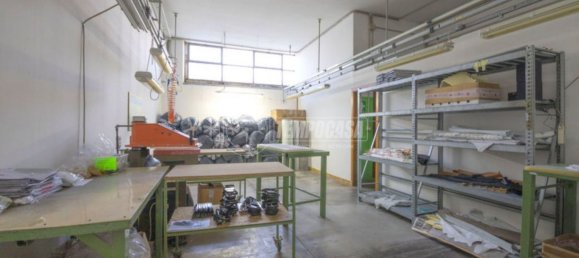 Lagerhaus in Corridonia, Italy 109m², Nr. 102451 7