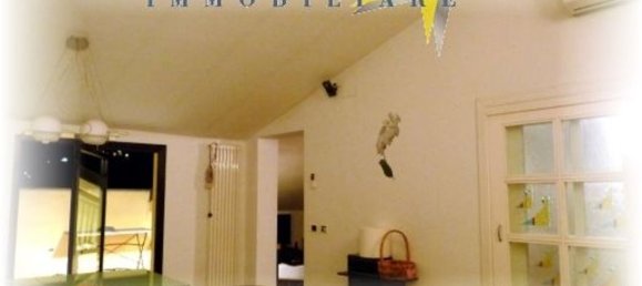 Квартира с 5 комнатами в Монтелупо Фьорентино, Италия № 79895 9