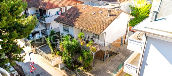 5 bedrooms Villa in Riccione, Italy No. 68744 37