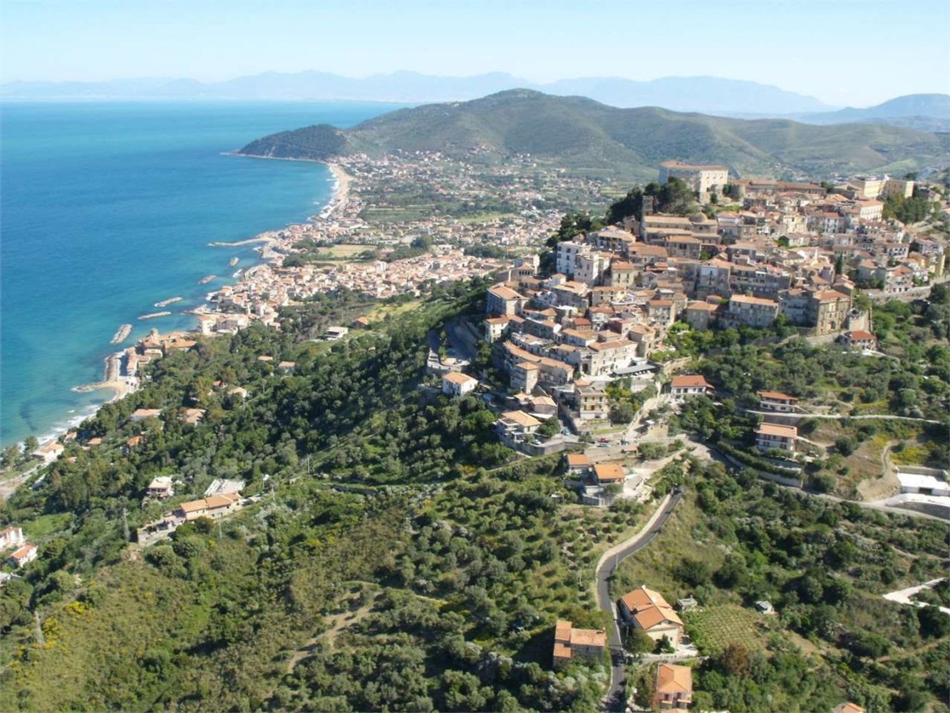 Gewerbliche Immobilie in Castellabate, Italy 220m², Nr. 10884